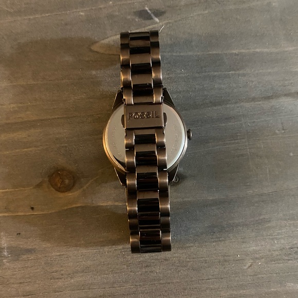 Stainless Steele Brown Fossil Watch - Picture 2 of 2